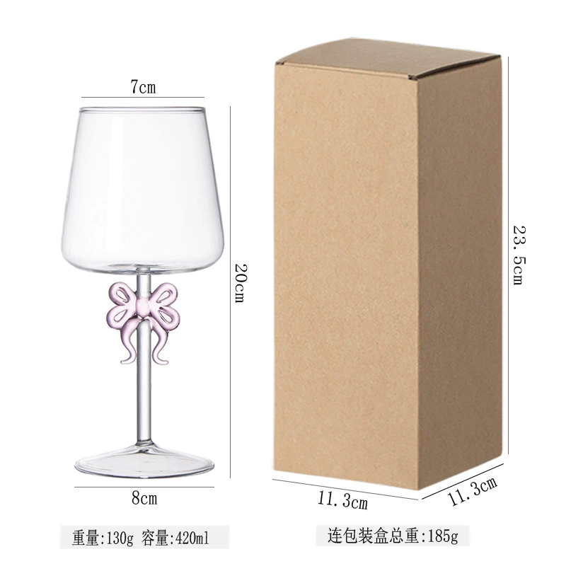 Bicchiere da vino rosso con stelo decorato con fiocco creativo