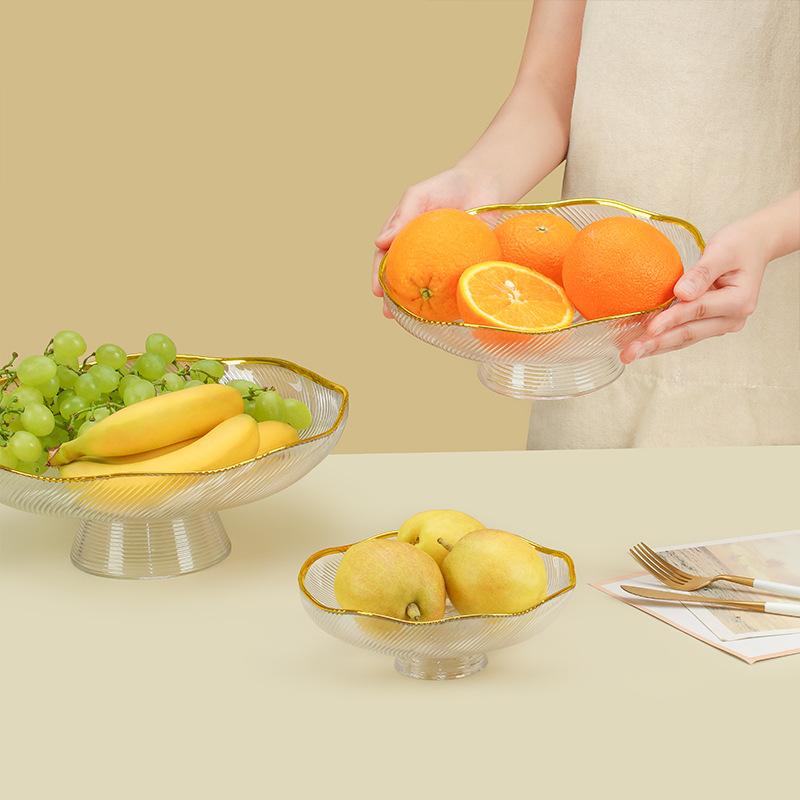 Ciotola di frutta alta in vetro