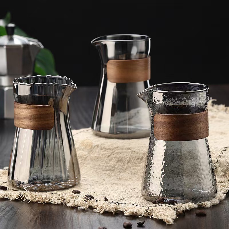 I produttori condividono la vendita calda versata a mano sulla caffettiera